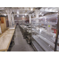 Нейтральне обладнання з нержавіючої сталі для громадського харчування.